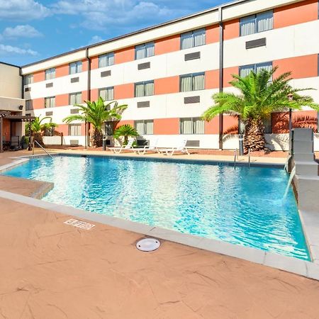 Hotel Ramada By Wyndham Houston Intercontinental Airport South Exterior foto