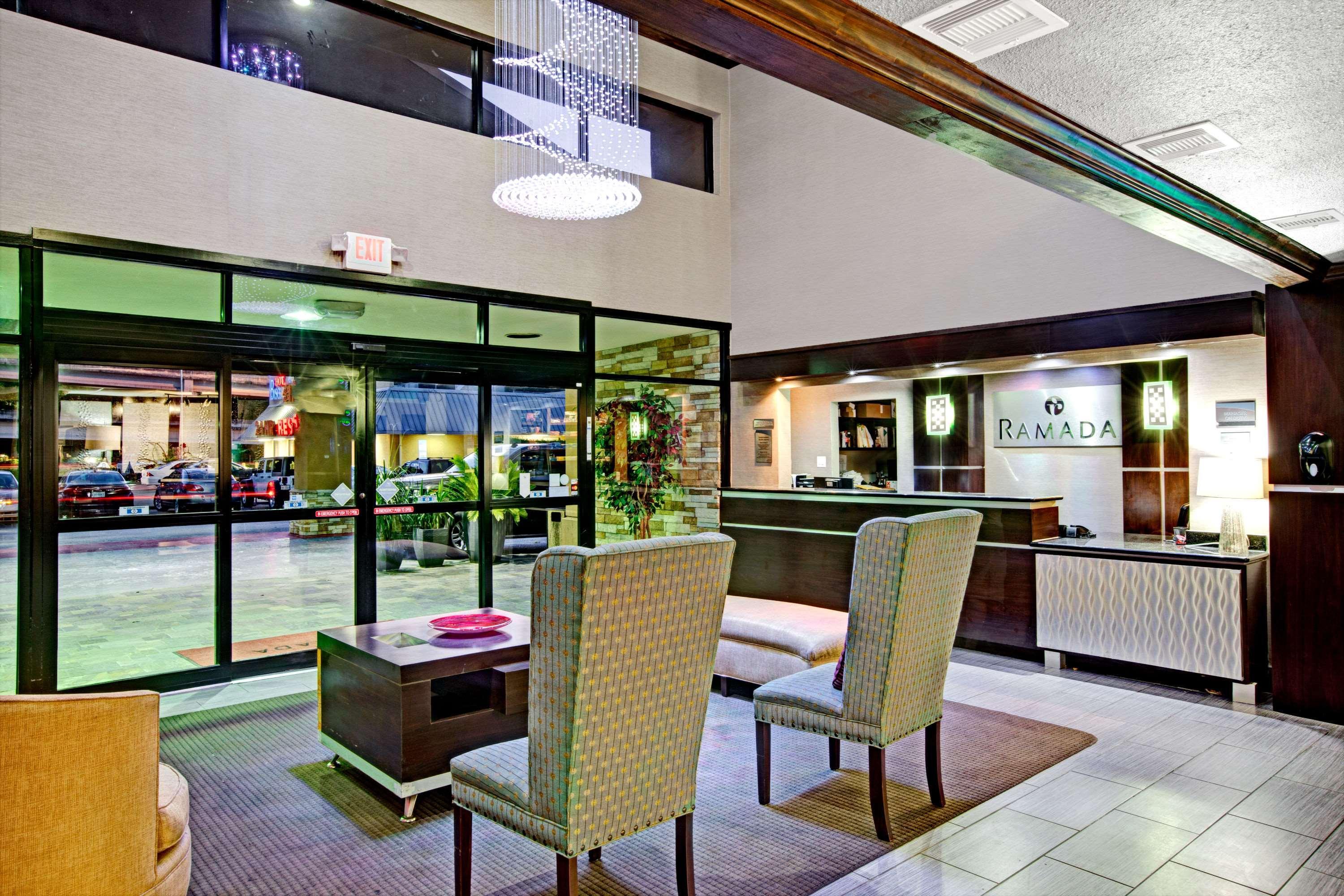 Hotel Ramada By Wyndham Houston Intercontinental Airport South Exterior foto